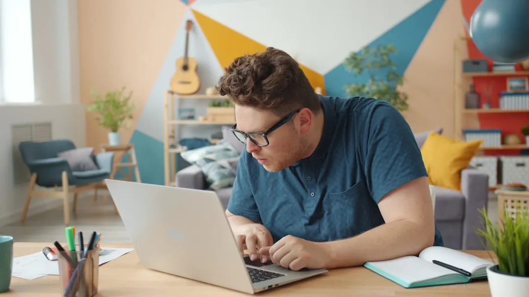 Freelance vs. Agency Court Reporter: Which Should You Hire?